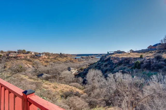 $625,000 | 15 Surrey Circle, Ransom Canyon, TX 79366