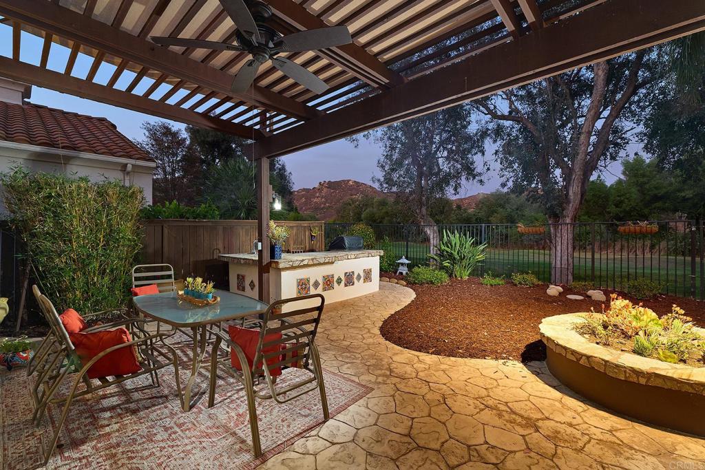 2436 Fallbrook Place Escondido, CA 92027 - Photo 4 of 63