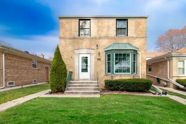 $449,900 | 3916 Keeney Street, Skokie, IL 60076