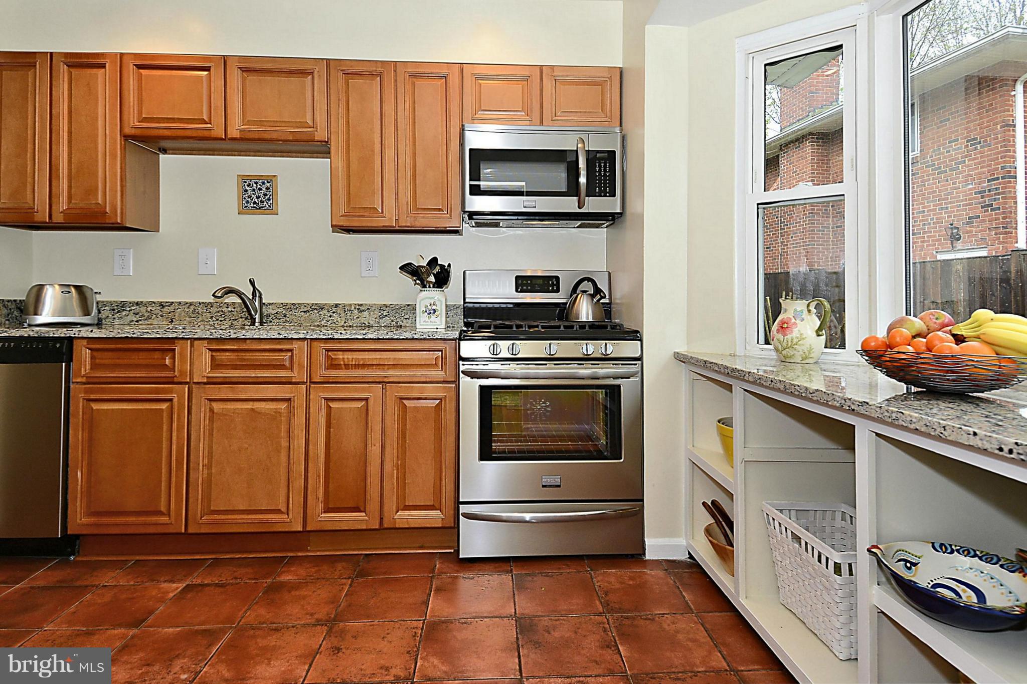 2611 Loma Street Silver Spring, MD 20902 - Photo 3 of 30 Kitchen