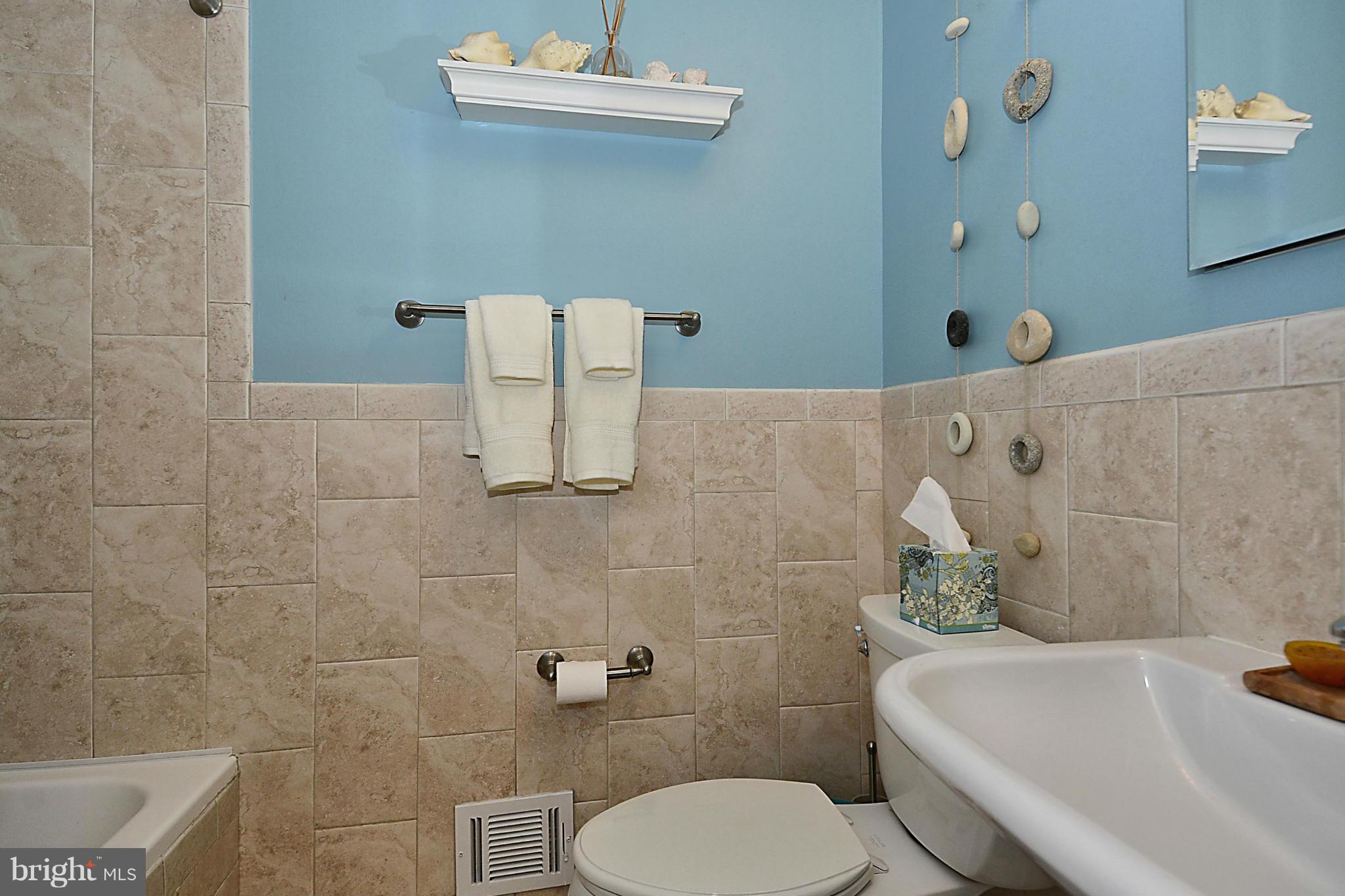 2611 Loma Street Silver Spring, MD 20902 - Photo 22 of 30 Bath