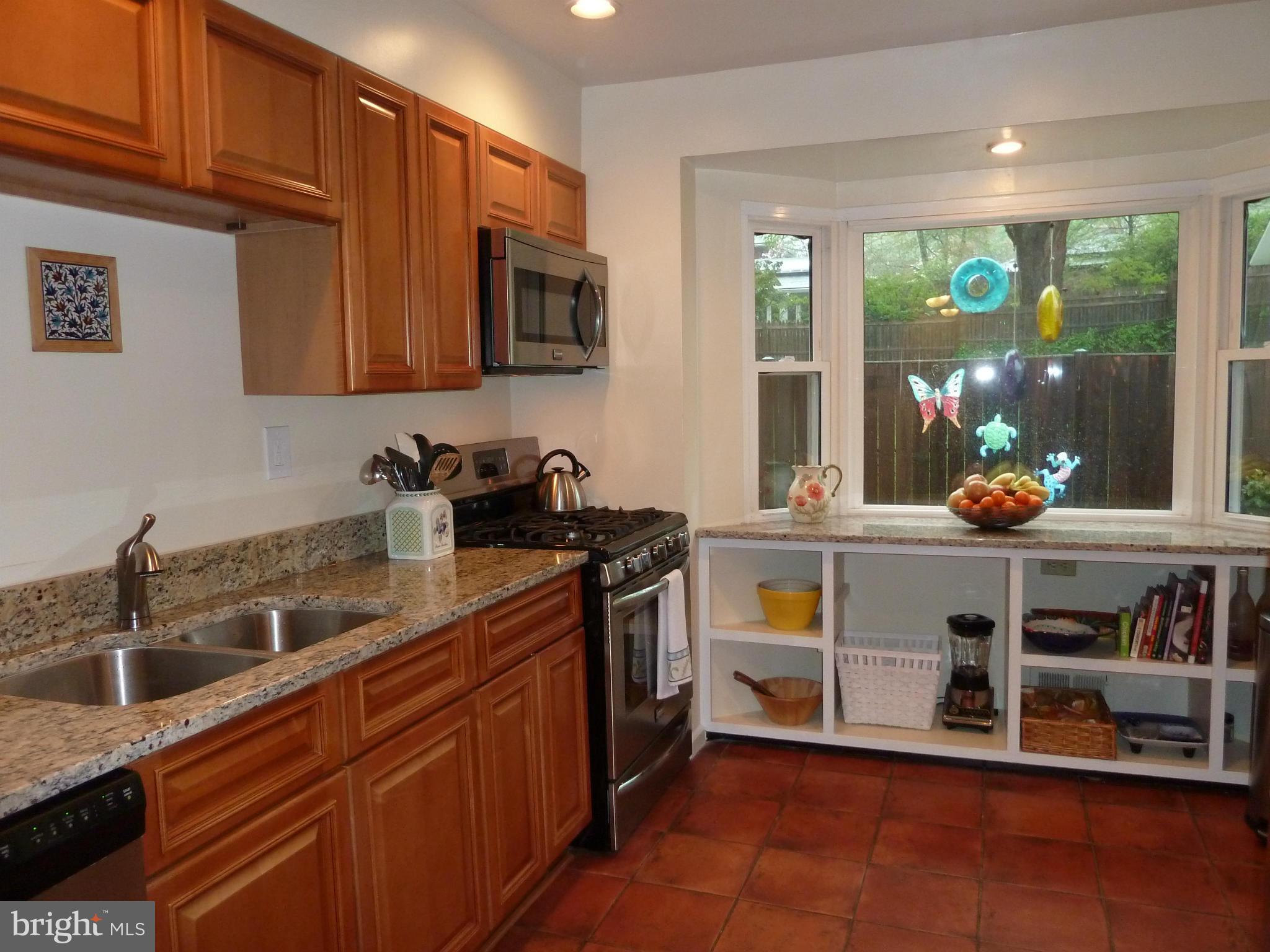 2611 Loma Street Silver Spring, MD 20902 - Photo 4 of 30 Kitchen