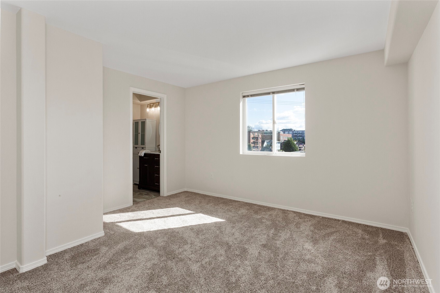 2522 Rucker Avenue, Unit 403 Everett, WA 98201 - Photo 11 of 30 Gallery Image 11