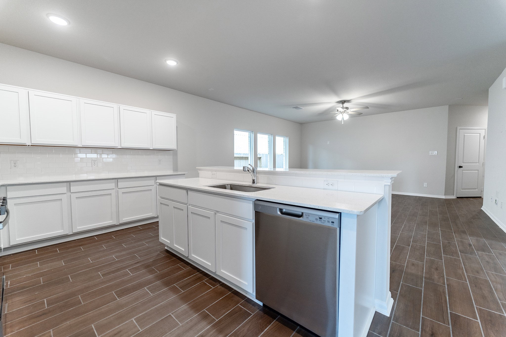 1926 Middle Pass Lane Angleton, TX 77515 - Photo 15 of 22 Gallery Image 15
