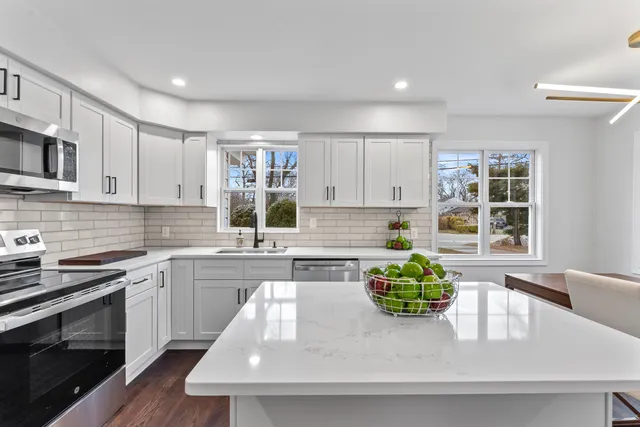 $389,900 | 102 West Calumet Road, Fox Point, WI 53217