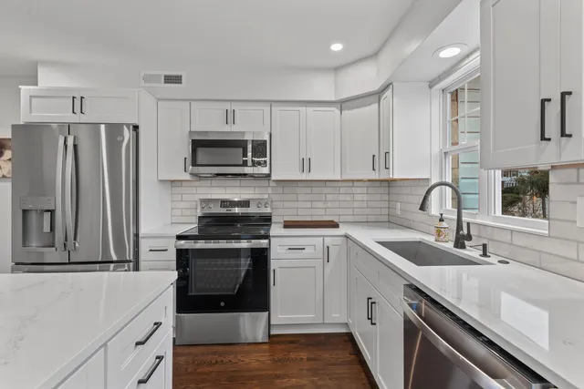 $389,900 | 102 West Calumet Road, Fox Point, WI 53217