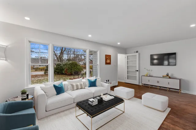 $389,900 | 102 West Calumet Road, Fox Point, WI 53217