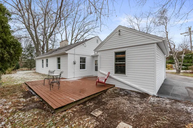 $389,900 | 102 West Calumet Road, Fox Point, WI 53217