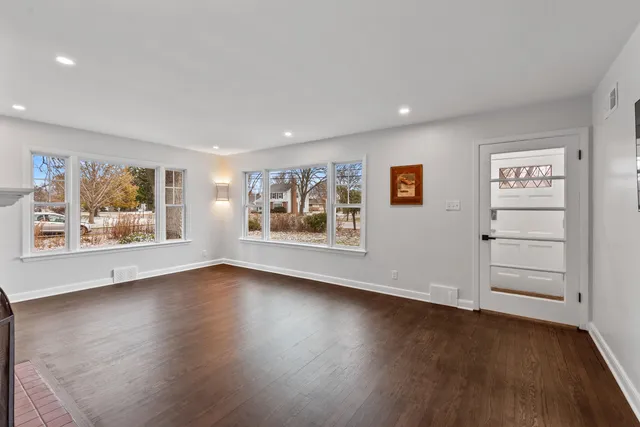 $389,900 | 102 West Calumet Road, Fox Point, WI 53217