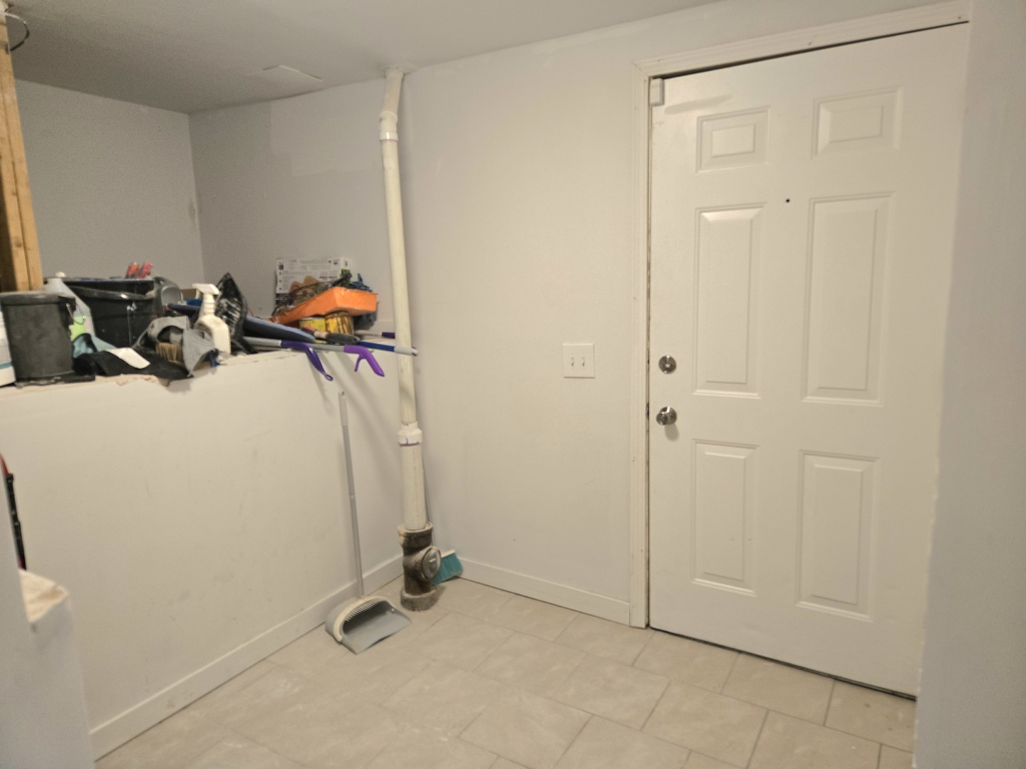 6137 South Kimbark Avenue, Unit B Chicago, IL 60637 - Photo 18 of 20 a view of a storage & utility room