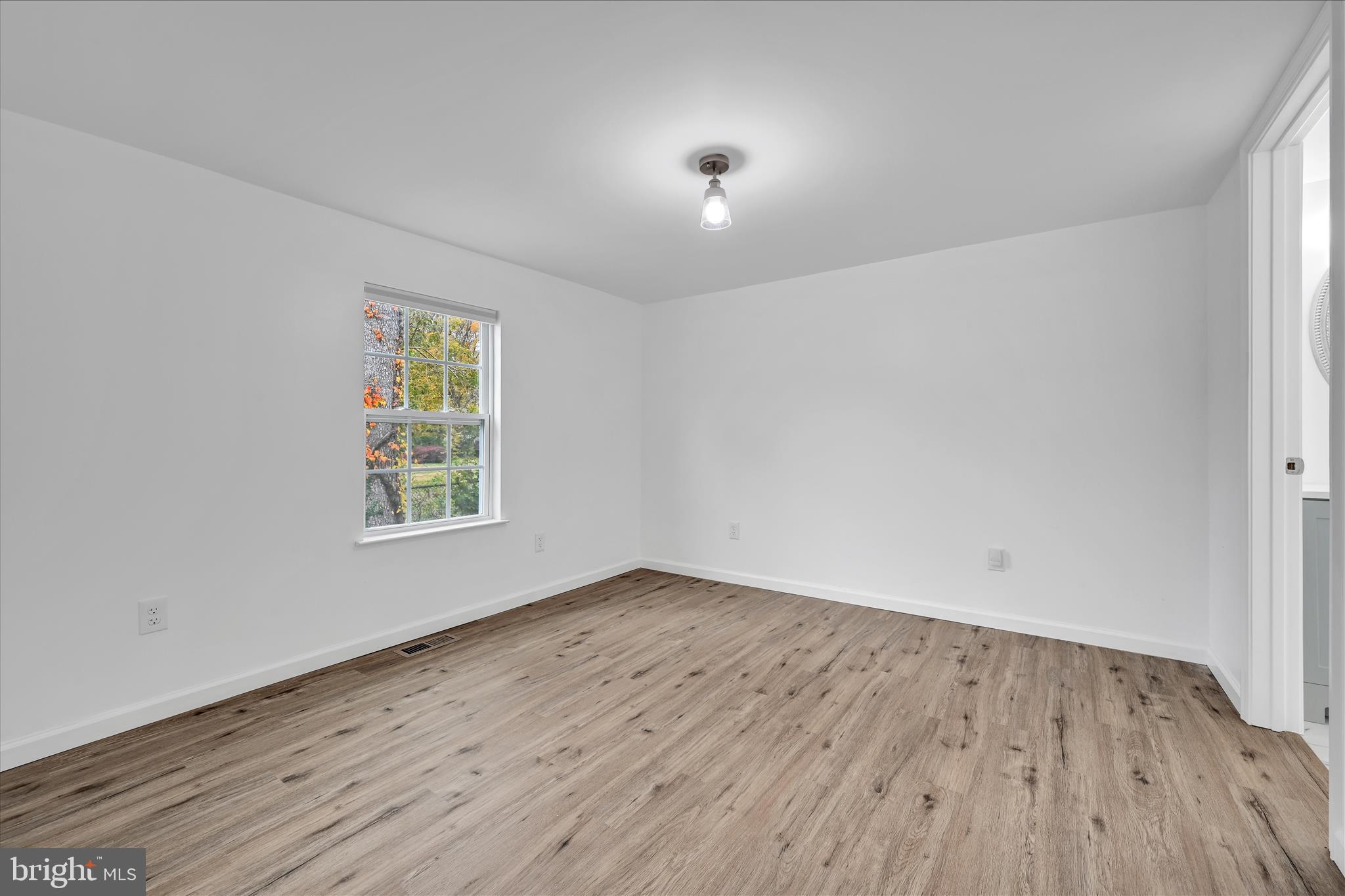 1111 Riverside Drive Pottstown, PA 19465 - Photo 9 of 34 Living Area