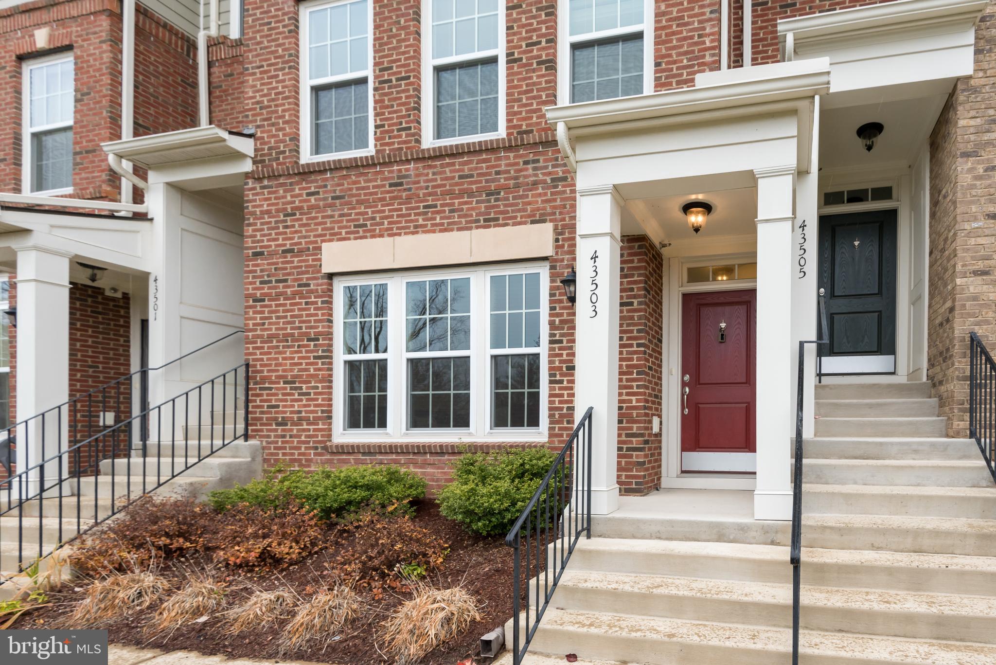 43503 Town Gate Square Chantilly, VA 20152 - Photo 3 of 25 Exterior