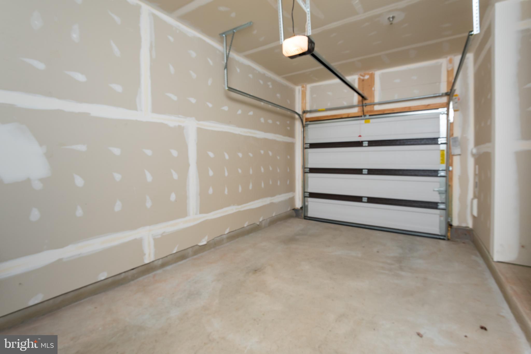 43503 Town Gate Square Chantilly, VA 20152 - Photo 23 of 25 Garage