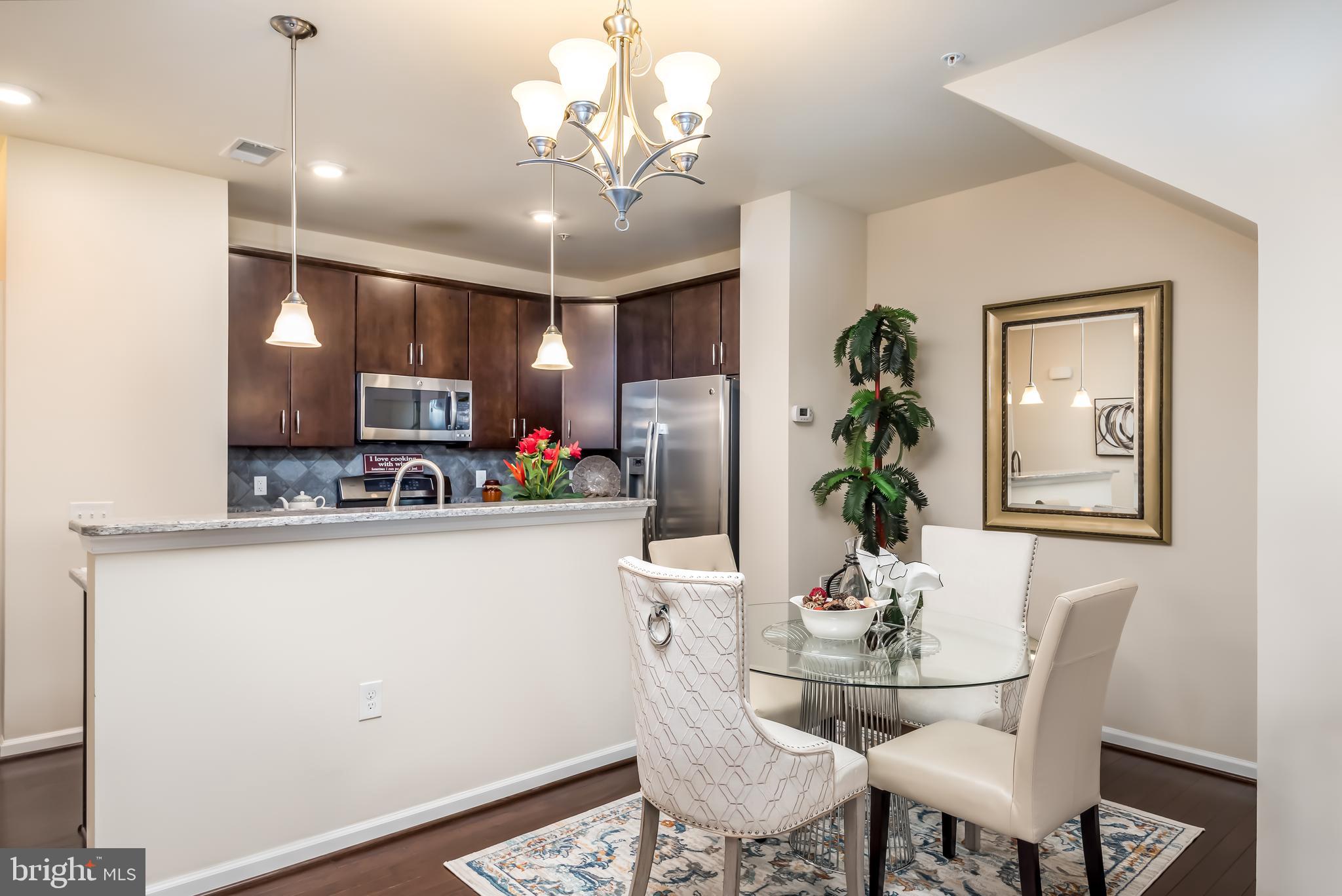 43503 Town Gate Square Chantilly, VA 20152 - Photo 6 of 25 View of Dining area & Kitchen