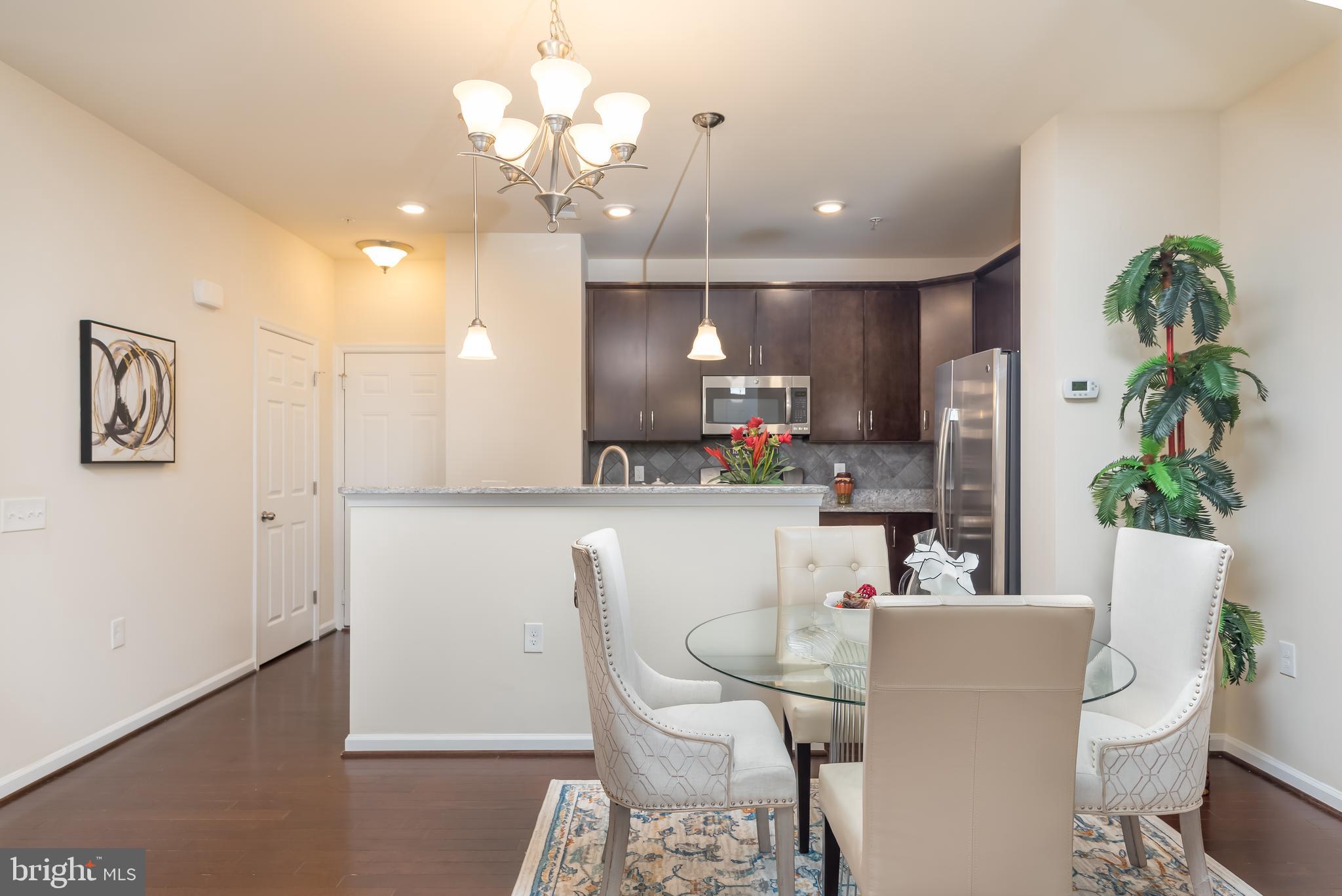43503 Town Gate Square Chantilly, VA 20152 - Photo 7 of 25 View of Dining area & Kitchen