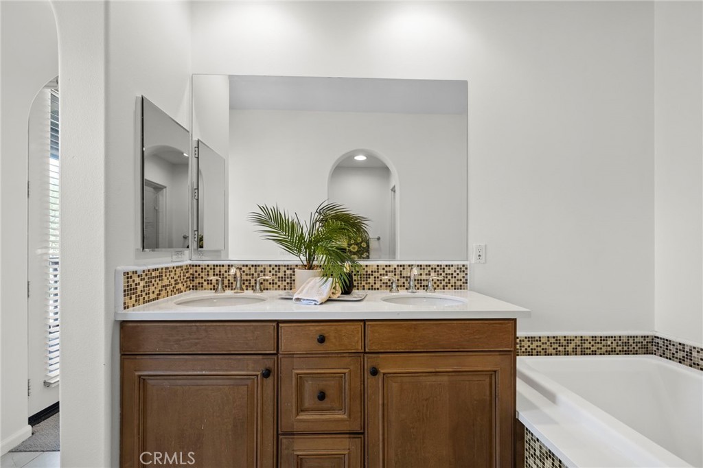 922 East Baseline Road Claremont, CA 91711 - Photo 21 of 35