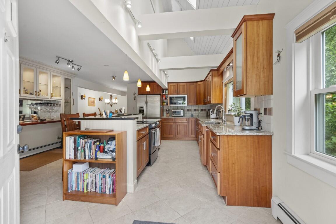 5 Hillside Place, Unit 2 Boothbay, ME 04537 - Photo 14 of 47