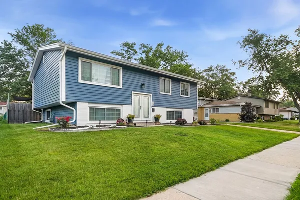 $295,000 | 216 Lee Street, Park Forest, IL 60466