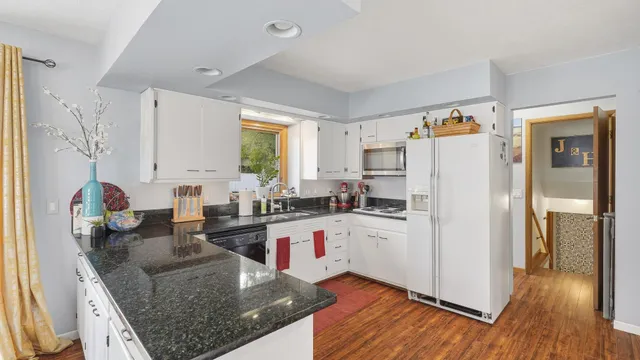 $319,500 | 103 Calm Court, Mapleton, MN 56065