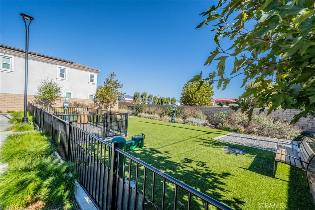 214 Bonita Lane Rialto, CA 92376 - Photo 43 of 48