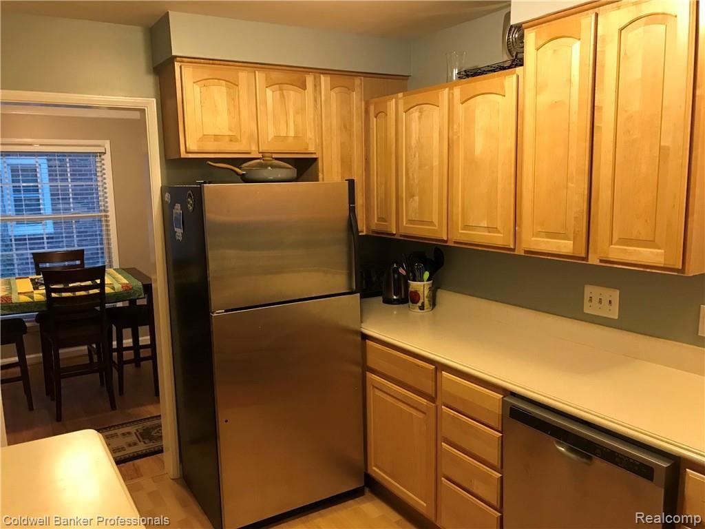 1002 Hawthorne Road Grosse Pointe Woods, MI 48236 - Photo 12 of 26