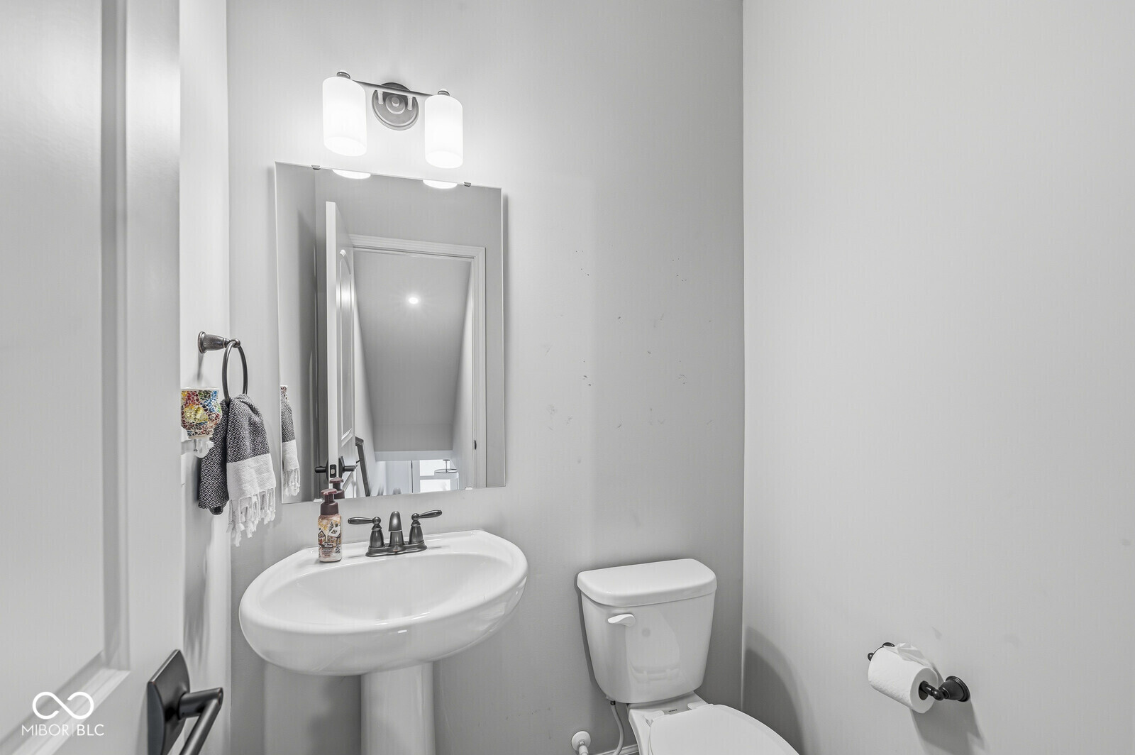 9754 Junction Station Fishers, IN 46037 - Photo 14 of 36