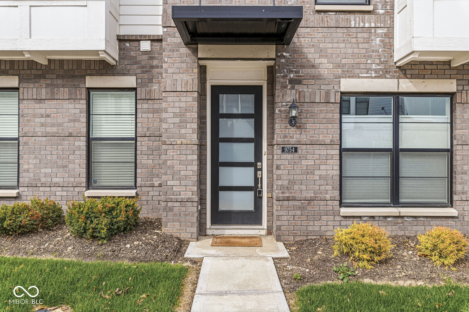 9754 Junction Station Fishers, IN 46037 - Photo 4 of 36