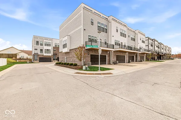 $499,900 | 9754 Junction Station, Fishers, IN 46037
