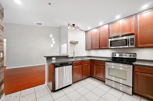 $205,000 | 7036 Deer Lodge Circle, Unit 106, Jacksonville, FL 32256