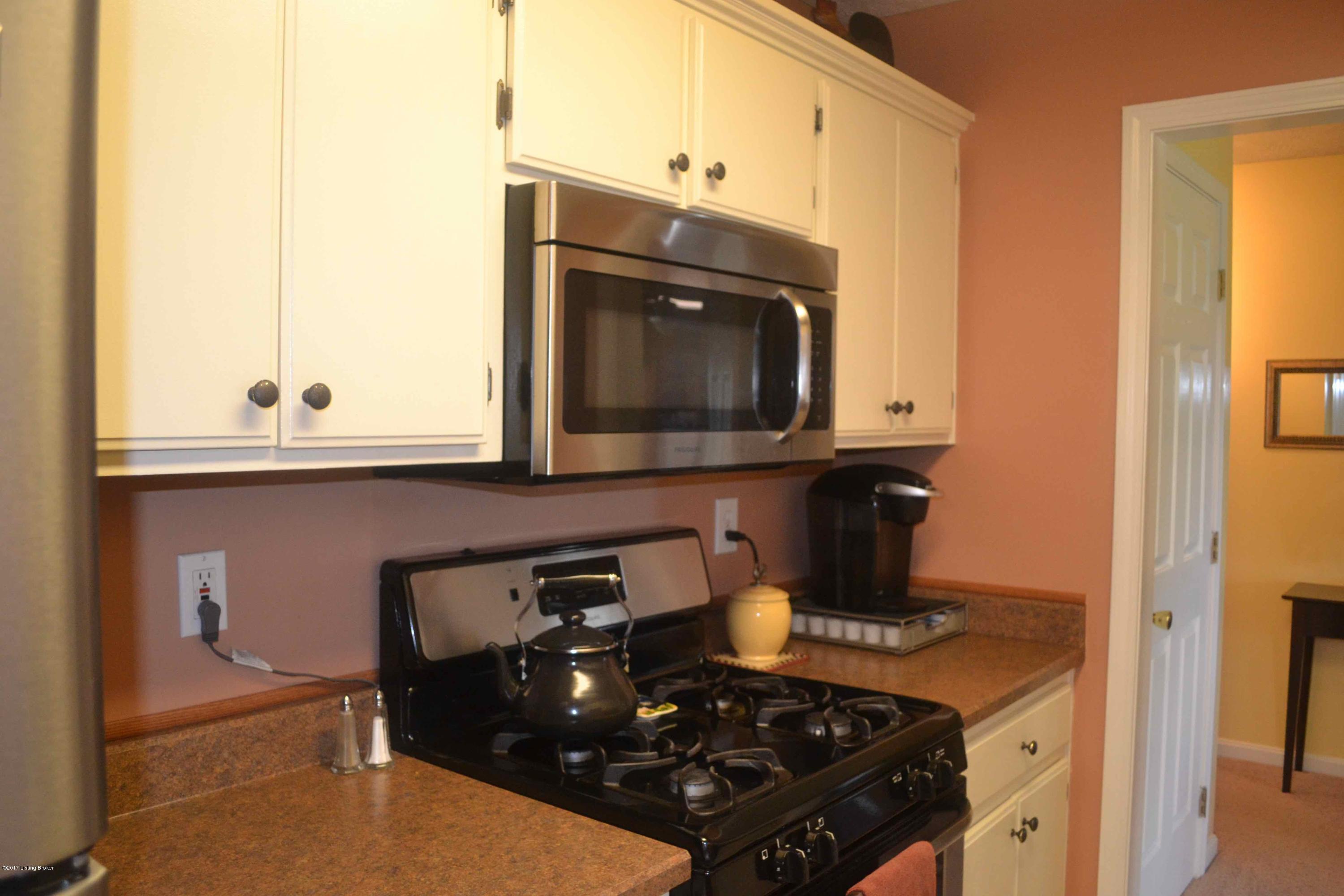 986 Beech Grv Road Shepherdsville, KY 40165 - Photo 10 of 20 kitchen