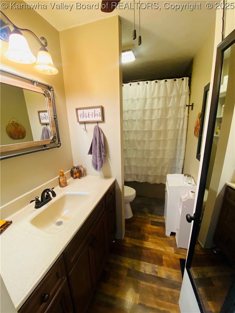 141 Rolling Acres Road Winfield, WV 25213 - Photo 21 of 35 Bathroom