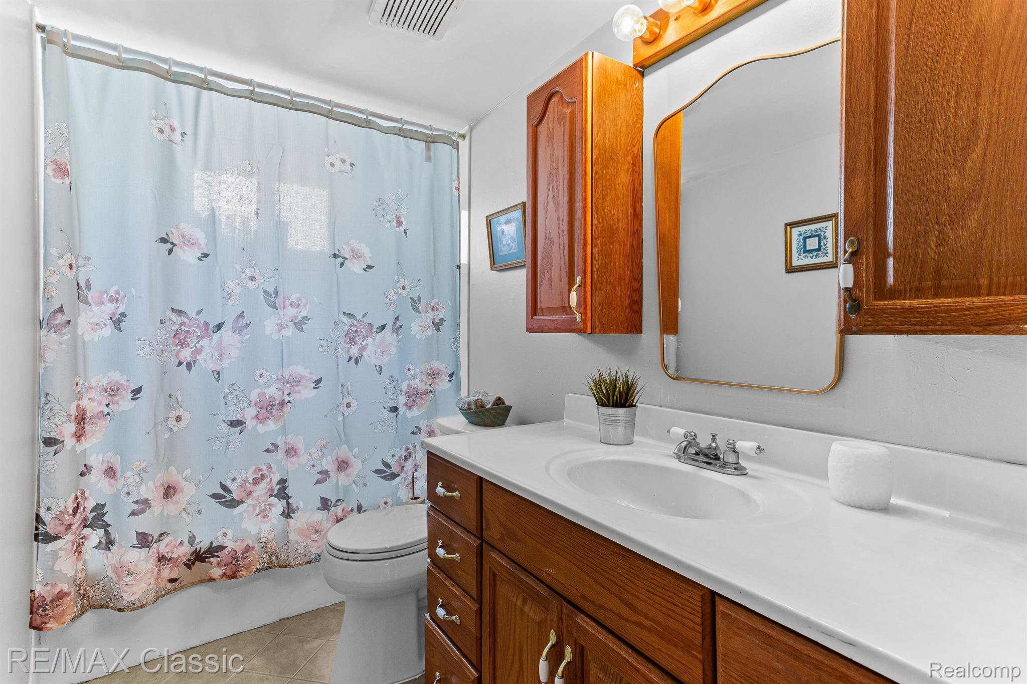 43712 Proctor Road Canton, MI 48188 - Photo 21 of 60 Full bath 1st flr