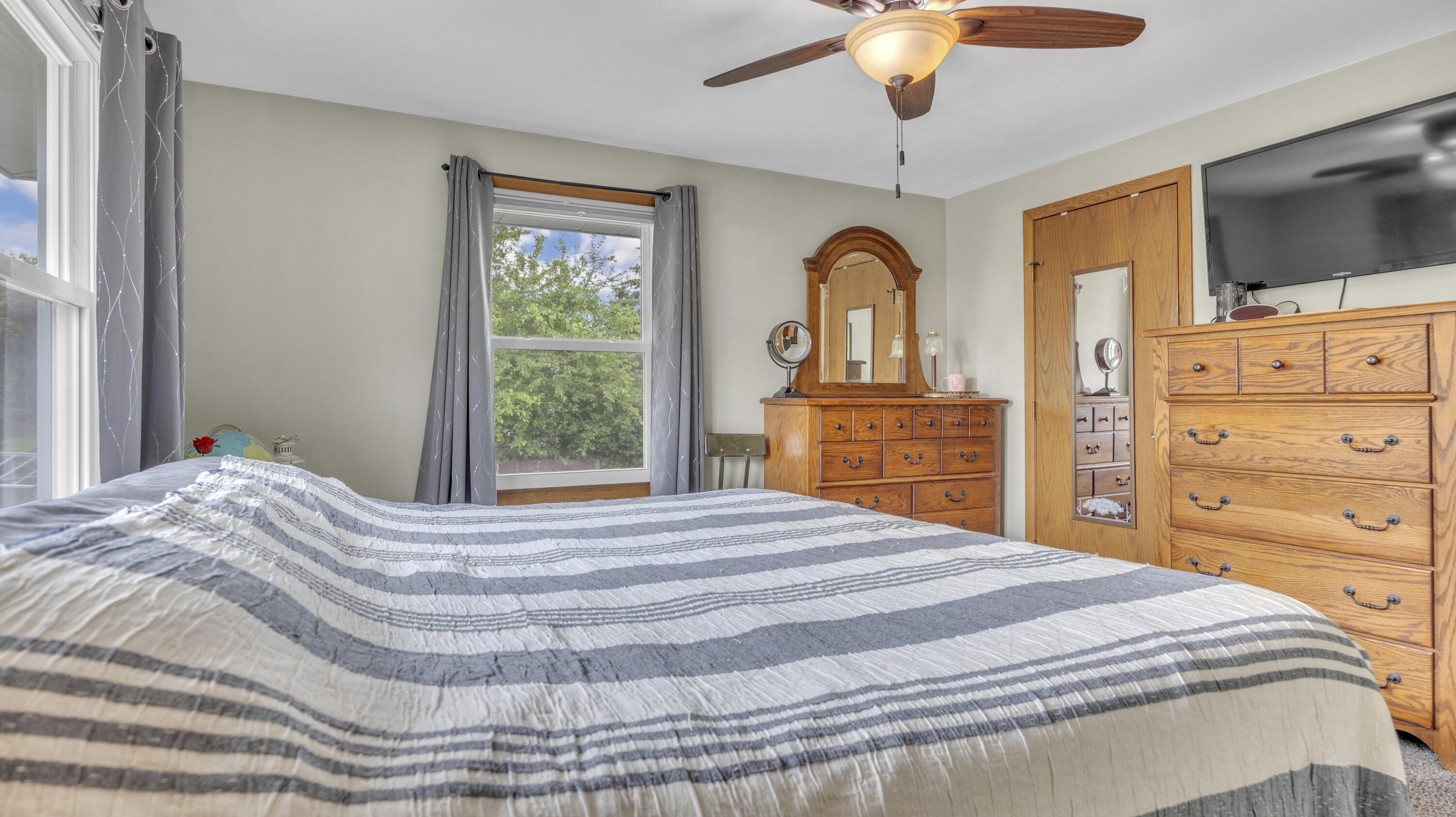 707 Goldfinch Lane Howards Grove, WI 53083 - Photo 10 of 27 Primary Bedroom 1