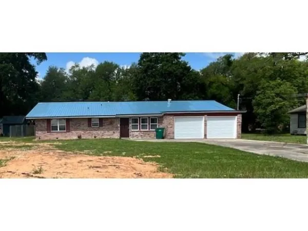 $219,900 | 310 South Lightner Avenue, Iowa, LA 70647