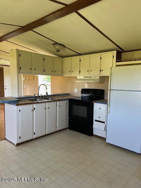 10287 Southwest 113th Street Starke, FL 32091 - Photo 6 of 8 a kitchen with cabinets appliances and a sink