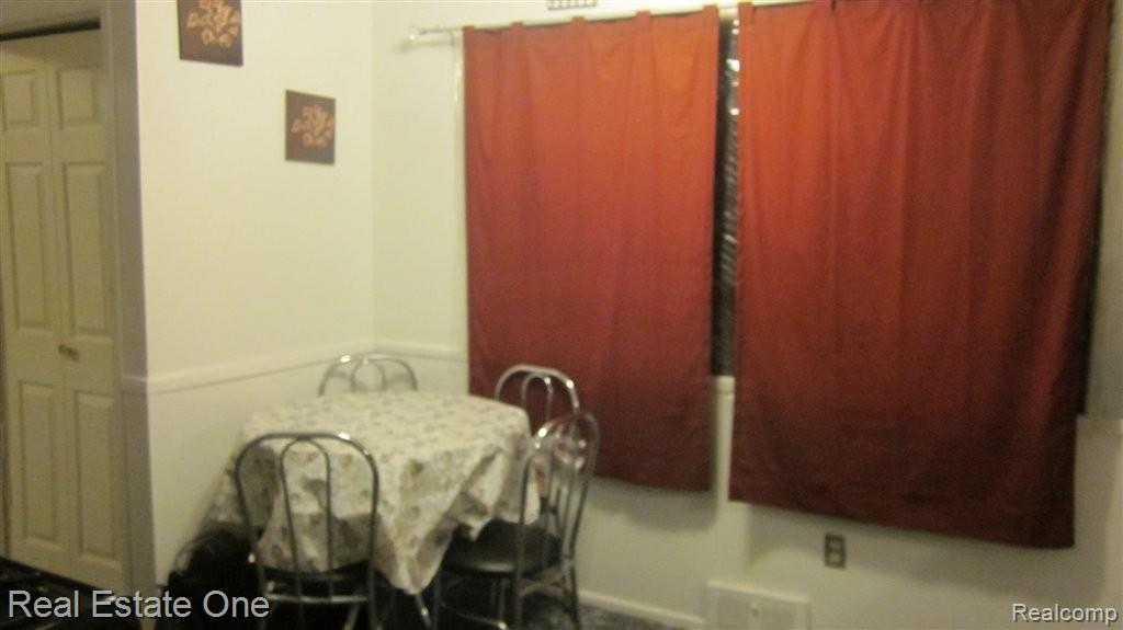20561 Rutherford Street Detroit, MI 48235 - Photo 8 of 19 kitchen3.JPG