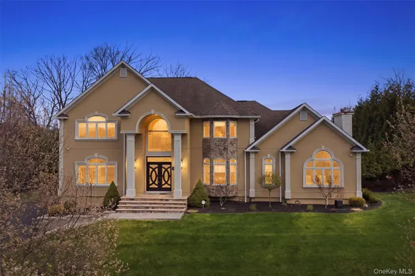 $979,000 | 35 Greenwich Avenue, Central Valley, NY 10917