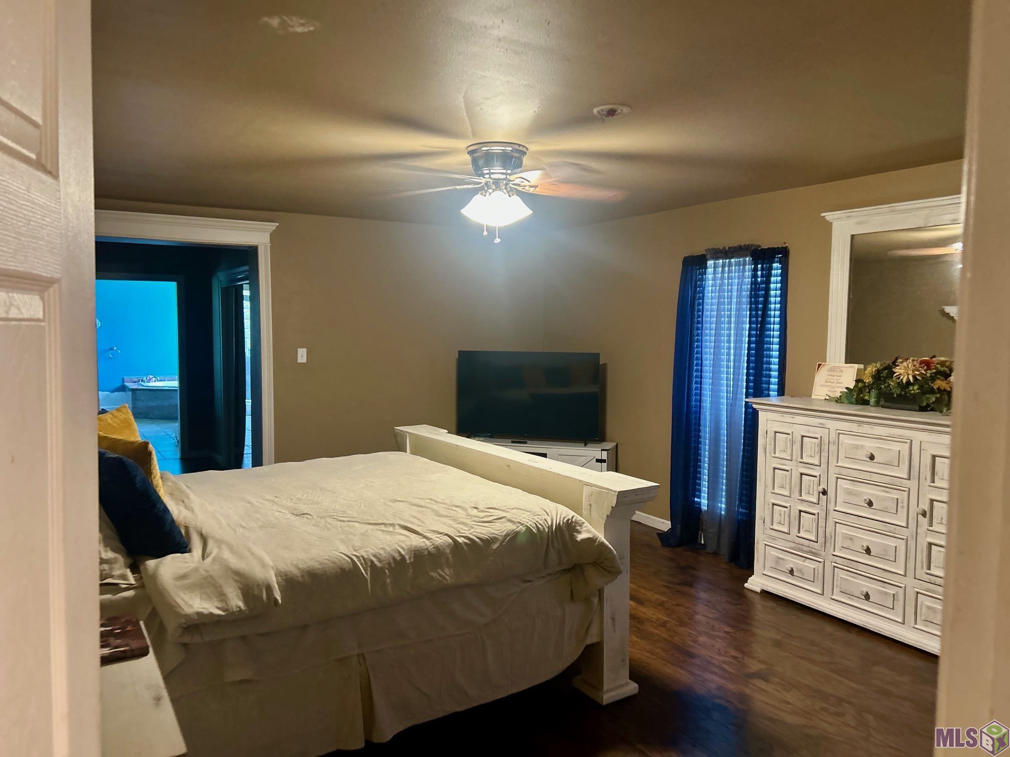 516 Leo Street Patterson, LA 70392 - Photo 7 of 12 MASTER BEDROOM