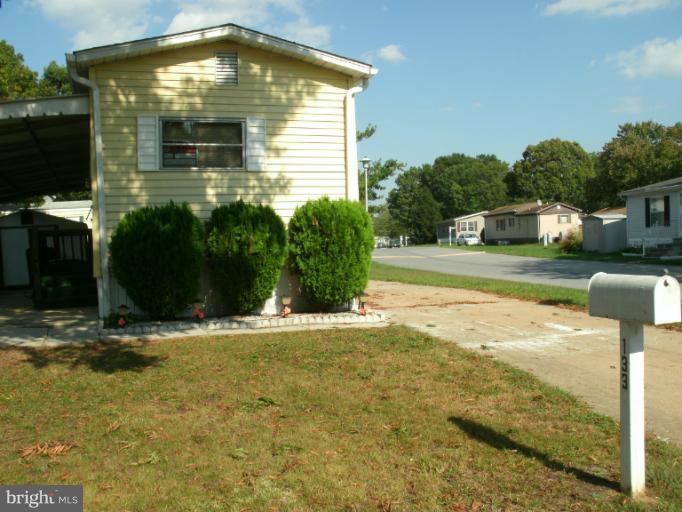 133 Trailway Road Middle River, MD 21220 - Photo 2 of 17 Entry View of Concrete Driveway for #133