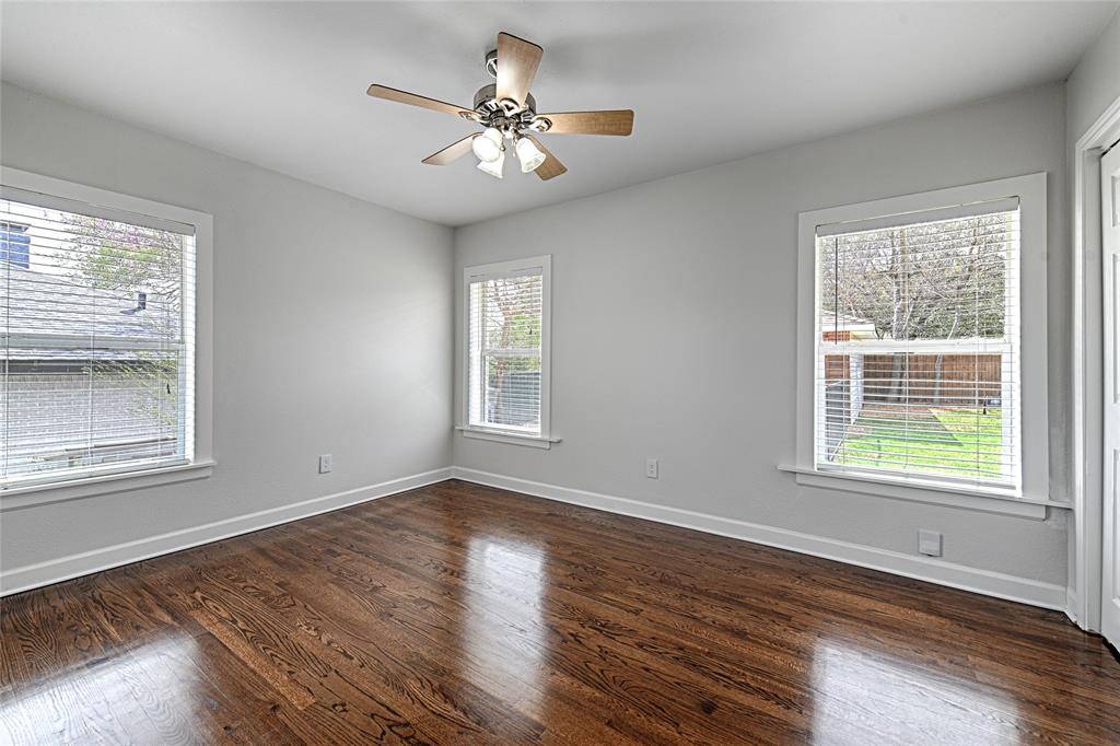 869 Peavy Road Dallas, TX 75218 - Photo 13 of 31