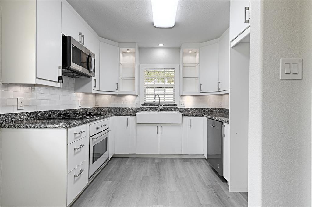 869 Peavy Road Dallas, TX 75218 - Photo 19 of 31