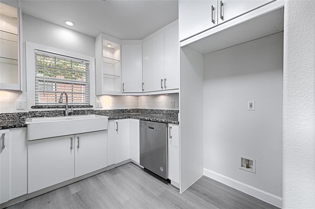 869 Peavy Road Dallas, TX 75218 - Photo 20 of 31