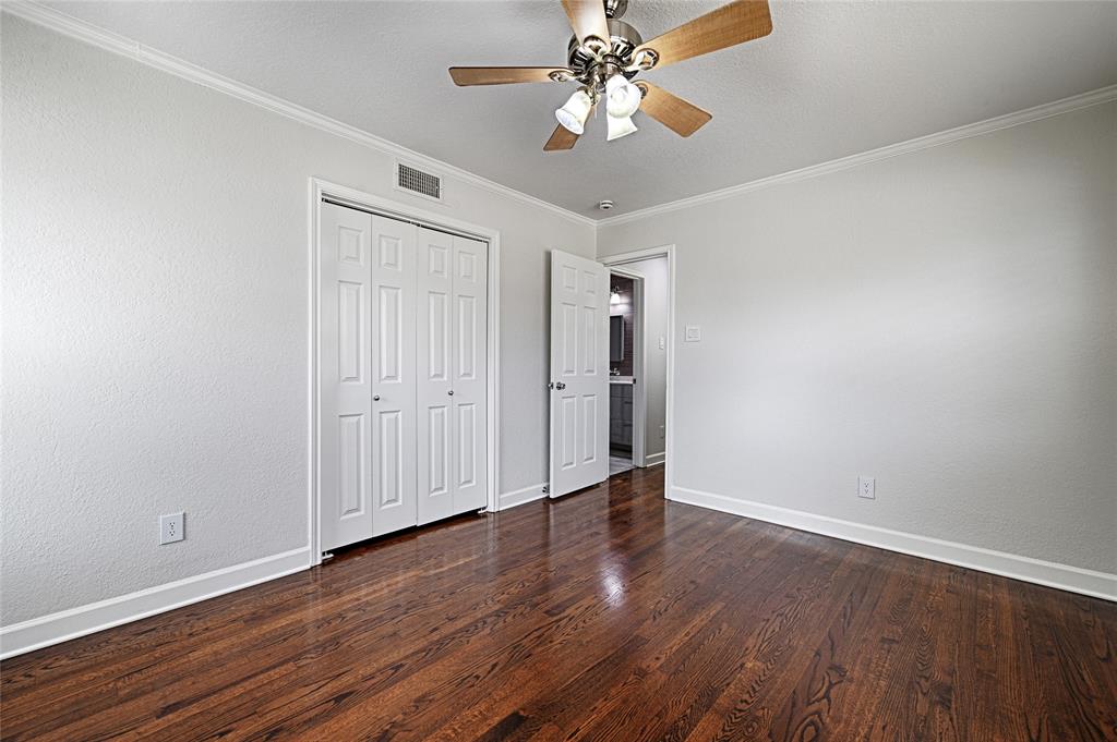 869 Peavy Road Dallas, TX 75218 - Photo 10 of 31