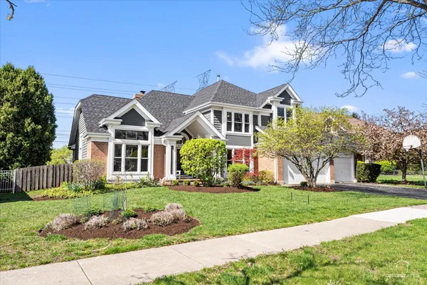 $899,000 | 2116 Birchwood Lane, Buffalo Grove, IL 60089
