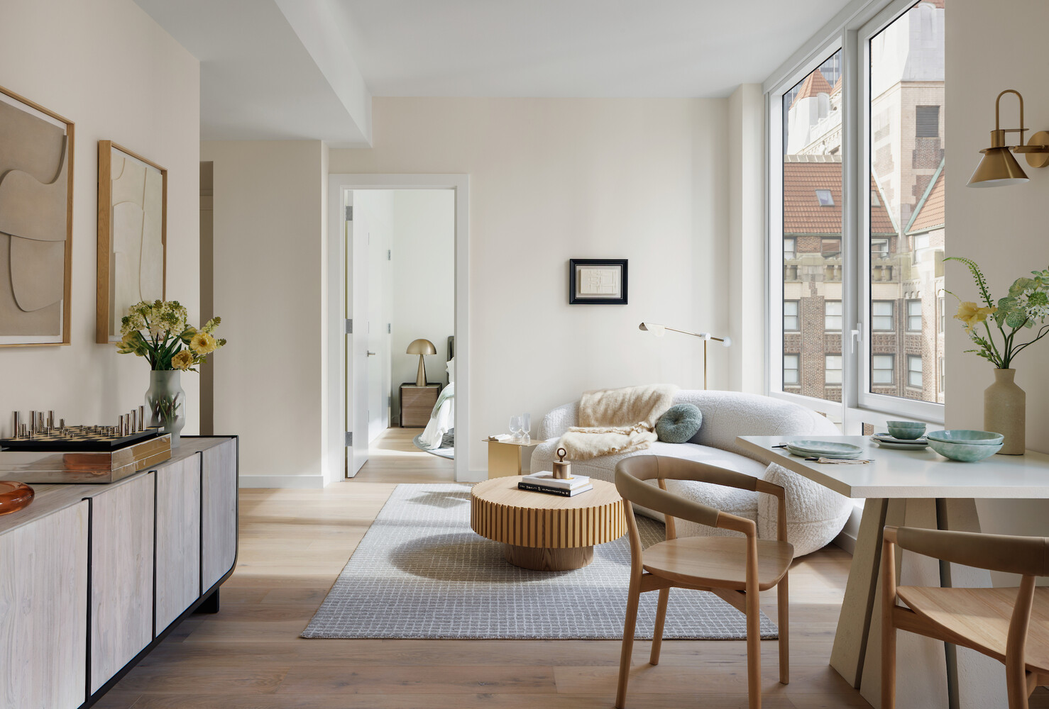 135 East 47th Street, Unit 24A Manhattan, NY 10017 - Photo 2 of 16