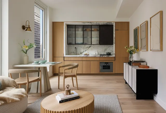 $1,395,000 | 135 East 47th Street, Unit 24A | Midtown East