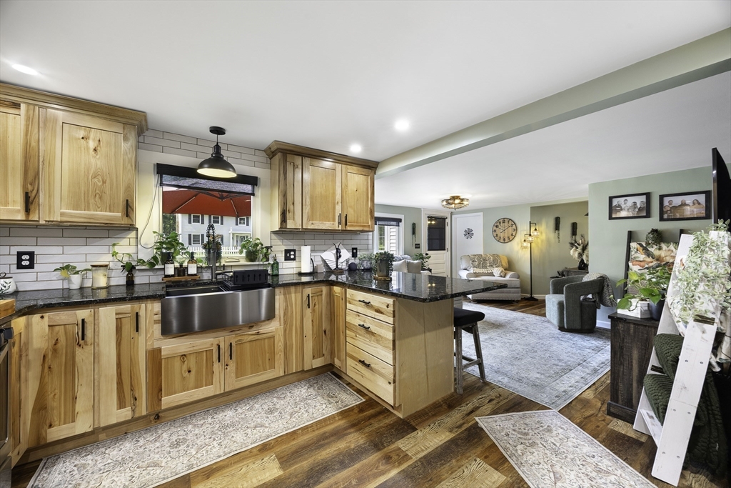 284 Buck Pond Road Westfield, MA 01085 - Photo 1 of 36