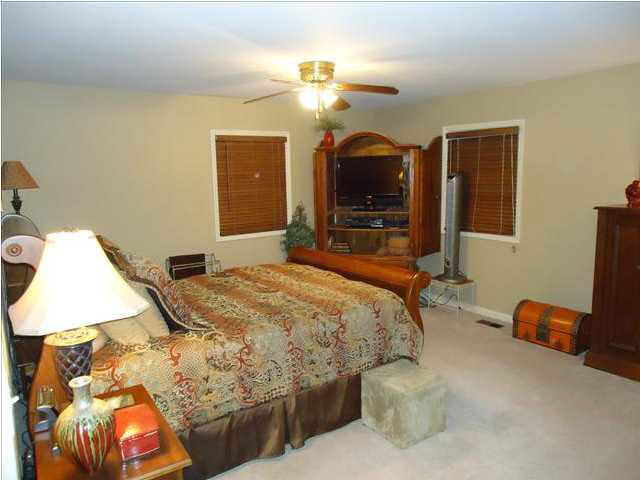300 Kings Valley Road Evansville, IN 47711 - Photo 10 of 30 Gallery Image 10