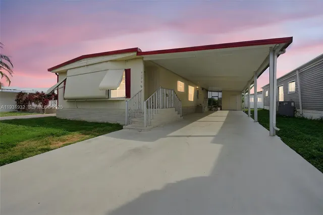 $299,000 | 5290 Southwest 23rd Avenue, Dania Beach, FL 33312