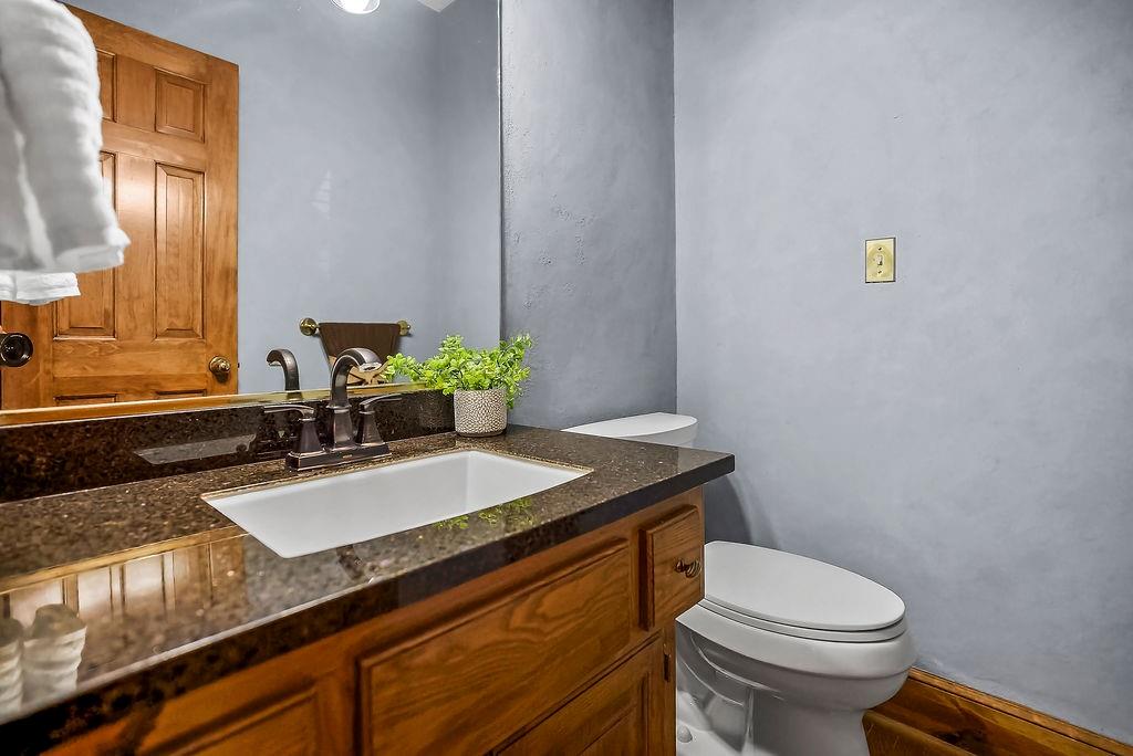 5550 Clare Road Shawnee, KS 66226 - Photo 11 of 67